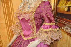 Vendita costumi e vestiti di carnevale (3)