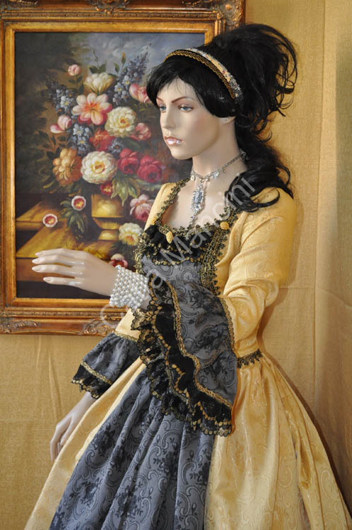 Popular Venetian Costume 1728 (5)