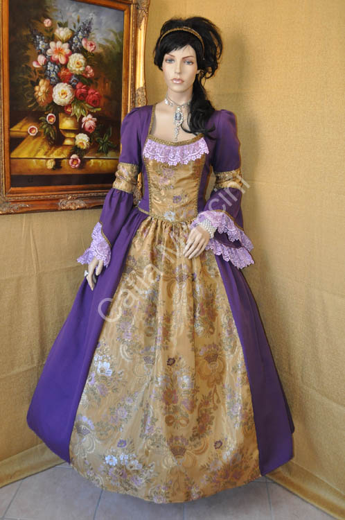 a Venetian woman Costume 1736 (1)