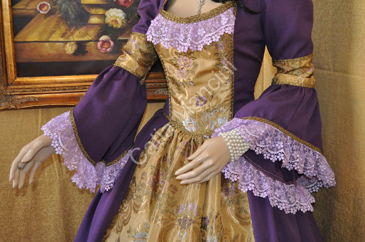 a Venetian woman Costume 1736 (11)