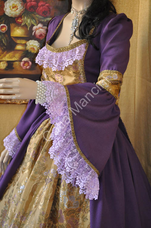 a Venetian woman Costume 1736 (8)