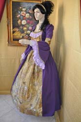 a Venetian woman Costume 1736 (7)