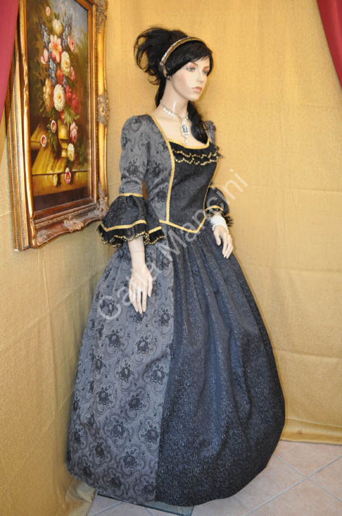 Damigella Veneziana del 1734 (1)