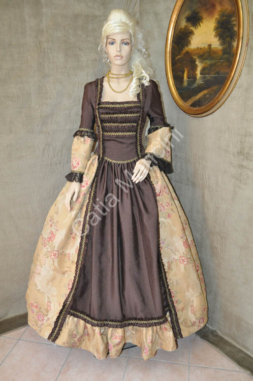 Abito-Dama-del-Settecento (1)