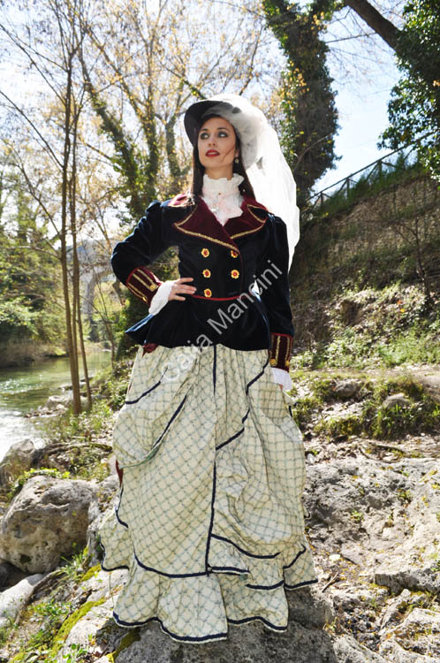 Catia Mancini victorian dress lady (12)