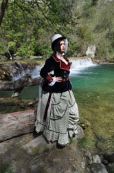 Catia Mancini victorian dress lady (6)