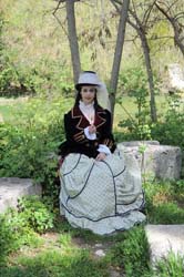 Catia Mancini victorian dress lady (8)