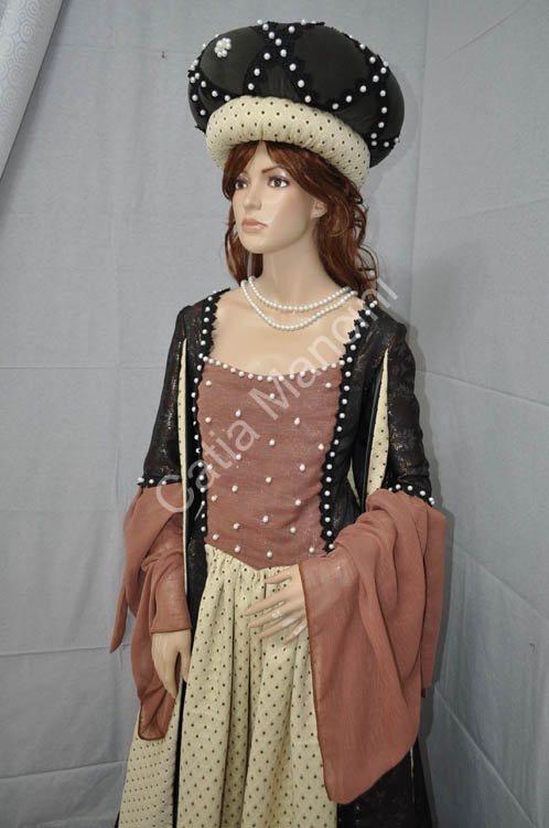costumes historic Renaissance woman (4)