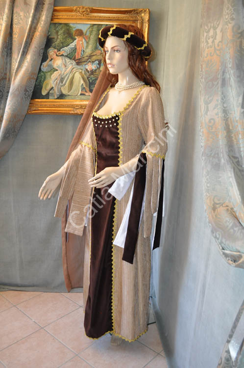 Vestito per cortei Medioevali (2)