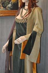 Costume tipico della donna medioevale (10)