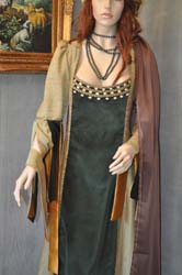 Costume tipico della donna medioevale (12)