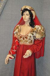 vestiti donne nel medioevo (8)