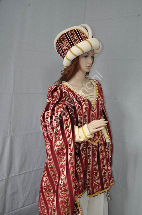 historic medieval costumes woman (9)