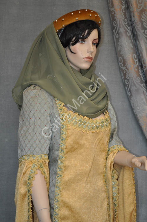 Costume-secolo-xv-donna (9)