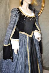 Abbigliamento-Medioevo-Vendita (6)