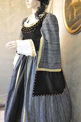 Abbigliamento-Medioevo-Vendita (8)