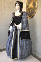 Abbigliamento-Medioevo-Vendita (9)