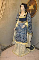 Abbigliamento Donna del Medioevo (12)