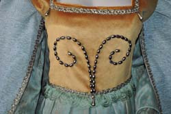 Vestito Donna del Medioevo 1380 (12)