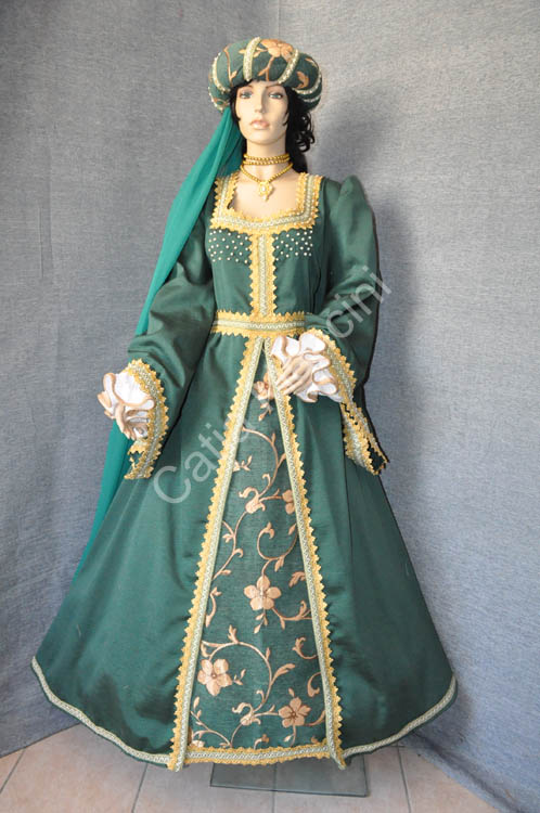 Costume Storico Donna nel medioevo (11)