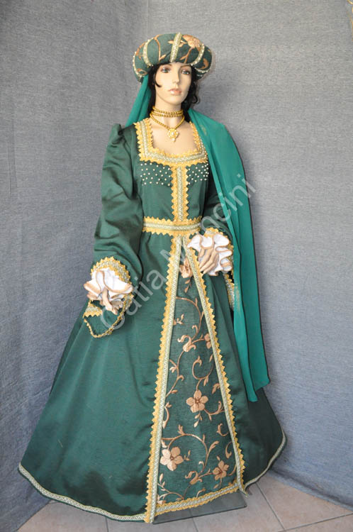 Costume Storico Donna nel medioevo (12)
