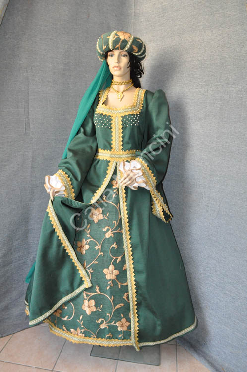 Costume Storico Donna nel medioevo (6)