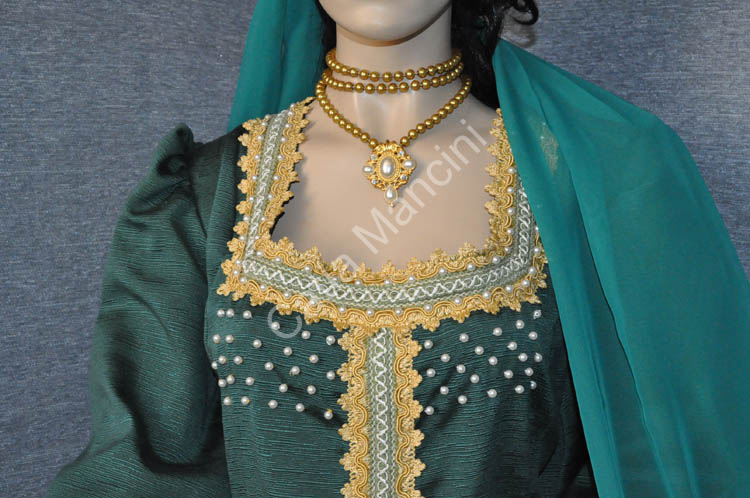 Costume Storico Donna nel medioevo (9)