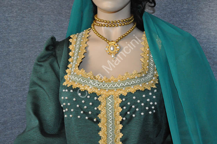 Costume Storico Donna nel medioevo (9)
