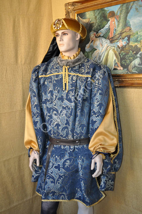 Medieval Dress European Man (16)