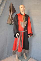 historical-man-medieval-costume (14)