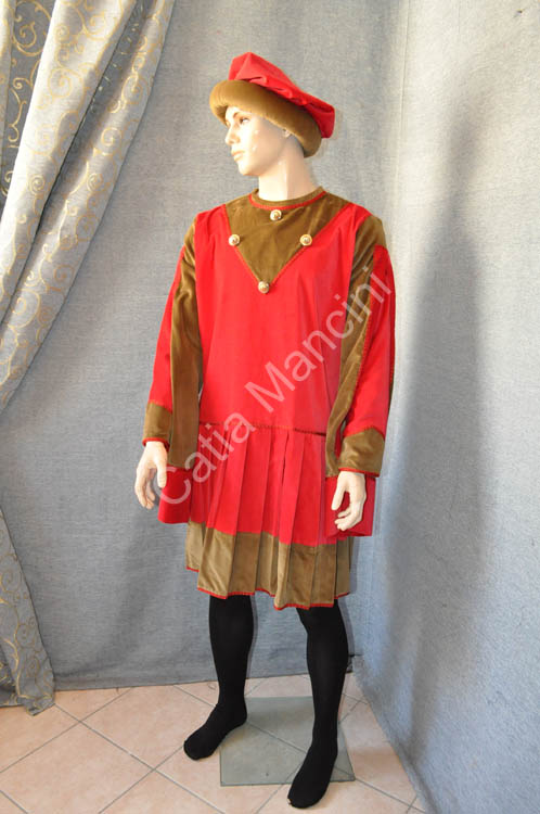 Abbigliamento medioevale in velluto (1)