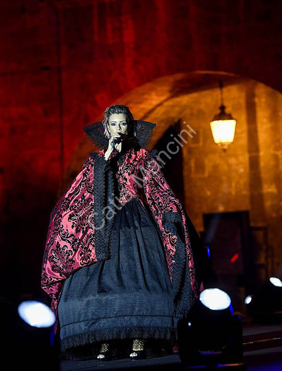 Catia Mancini Piazza del Popolo Ascoli Piceno Costumi (121)