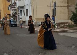 sfilata corteo bernalda figurante catia mancini (14)