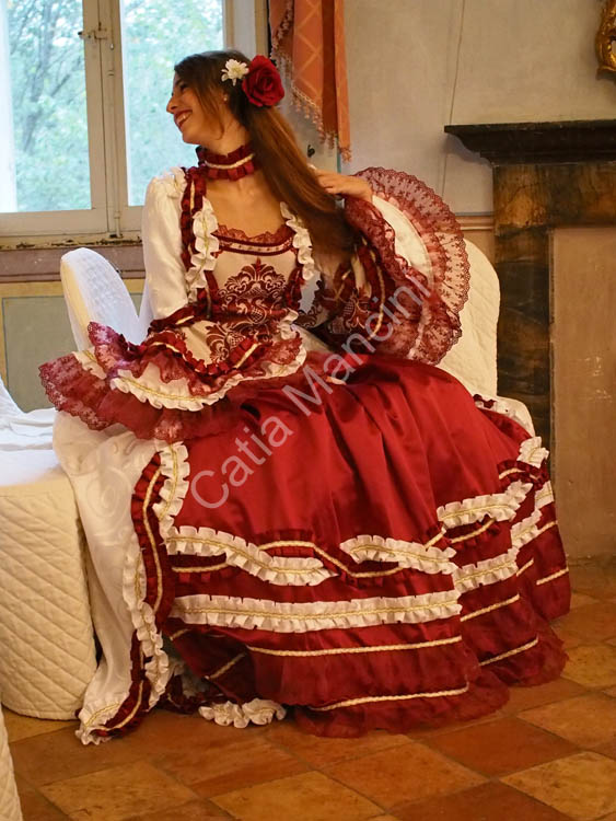 Costumes and Historical Clothing (11)
