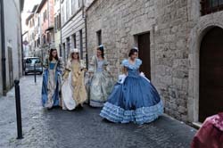 abiti vestiti costumi storici teatro (3)