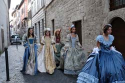 abiti vestiti costumi storici teatro (4)