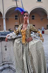 Vestito femminile del 1700 (12)